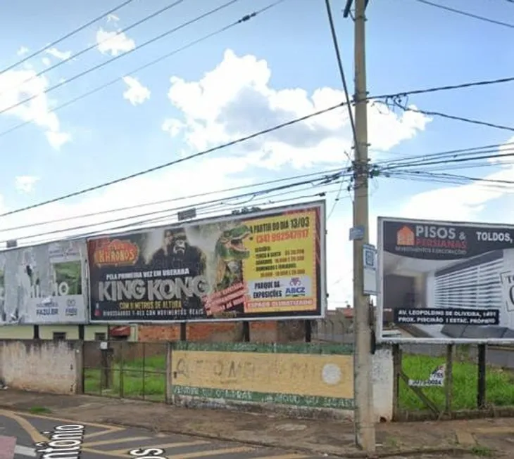 Foto 1 de Lote/Terreno à venda, 693m² em Santa Marta, Uberaba