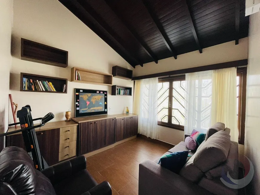 Foto 1 de Casa com 4 Quartos à venda, 148m² em Pantanal, Florianópolis