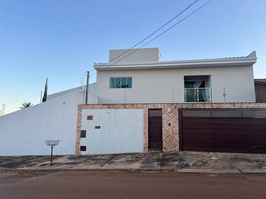 Foto 1 de Casa com 3 Quartos à venda, 400m² em Jardim Ana Paula, Anápolis