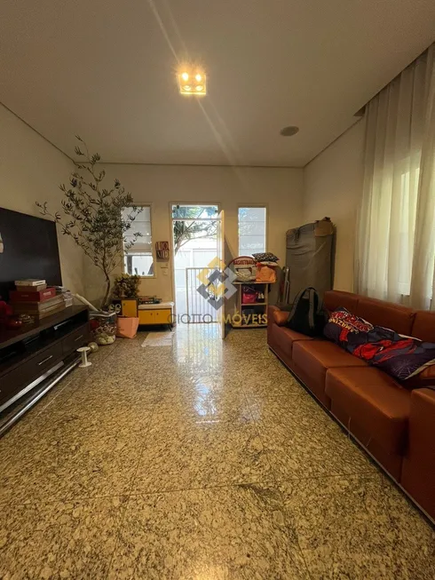 Foto 1 de Casa com 3 Quartos à venda, 180m² em Santa Rosa, Belo Horizonte