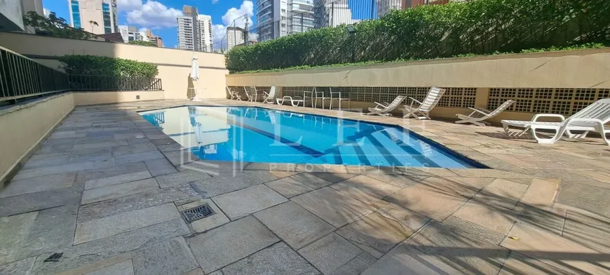 Foto 1 de Apartamento com 3 Quartos para venda ou aluguel, 147m² em Vila Olímpia, São Paulo