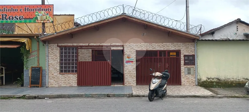 Foto 1 de Casa com 2 Quartos à venda, 246m² em Vila Aparecida, Taubaté