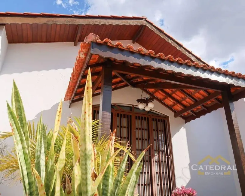 Foto 1 de Casa com 4 Quartos à venda, 232m² em Caxambú, Jundiaí