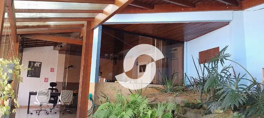 Foto 1 de Casa com 3 Quartos à venda, 380m² em Santa Rosa, Niterói