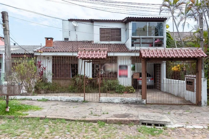 Foto 1 de Casa com 6 Quartos à venda, 148m² em Nonoai, Porto Alegre