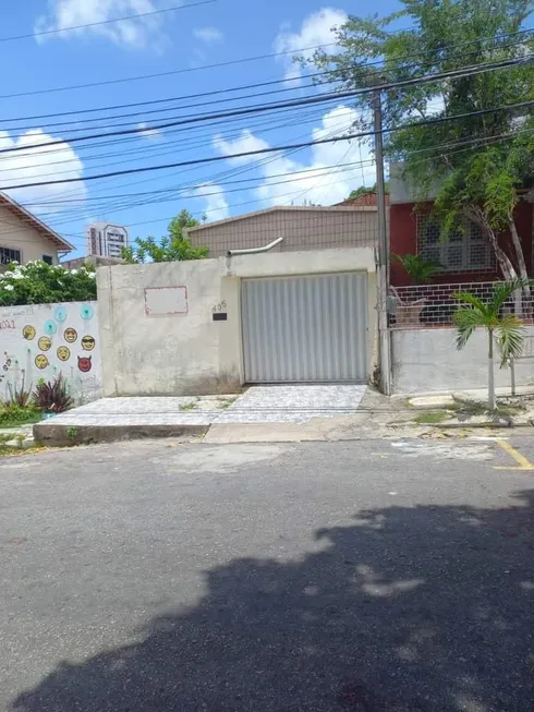 Foto 1 de Casa com 2 Quartos à venda, 139m² em Joaquim Tavora, Fortaleza