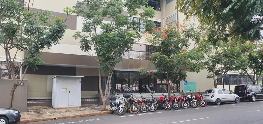 Foto 1 de Sala Comercial para alugar, 400m² em Granja Marileusa , Uberlândia