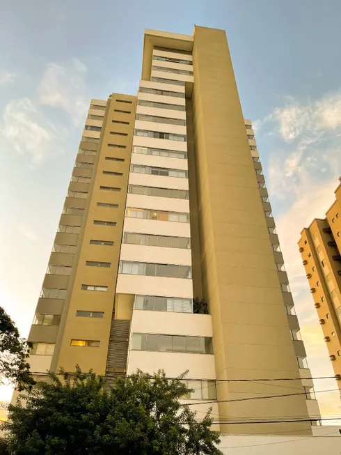 Foto 1 de Apartamento com 3 Quartos à venda, 139m² em São Francisco, Campo Grande