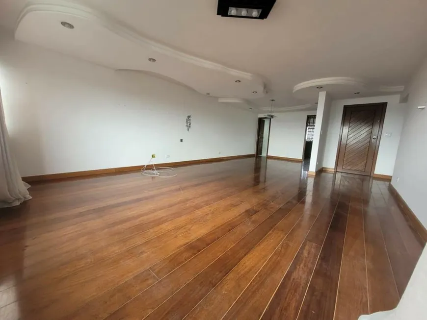 Foto 1 de Apartamento com 4 Quartos à venda, 180m² em Cidade Dutra, São Paulo