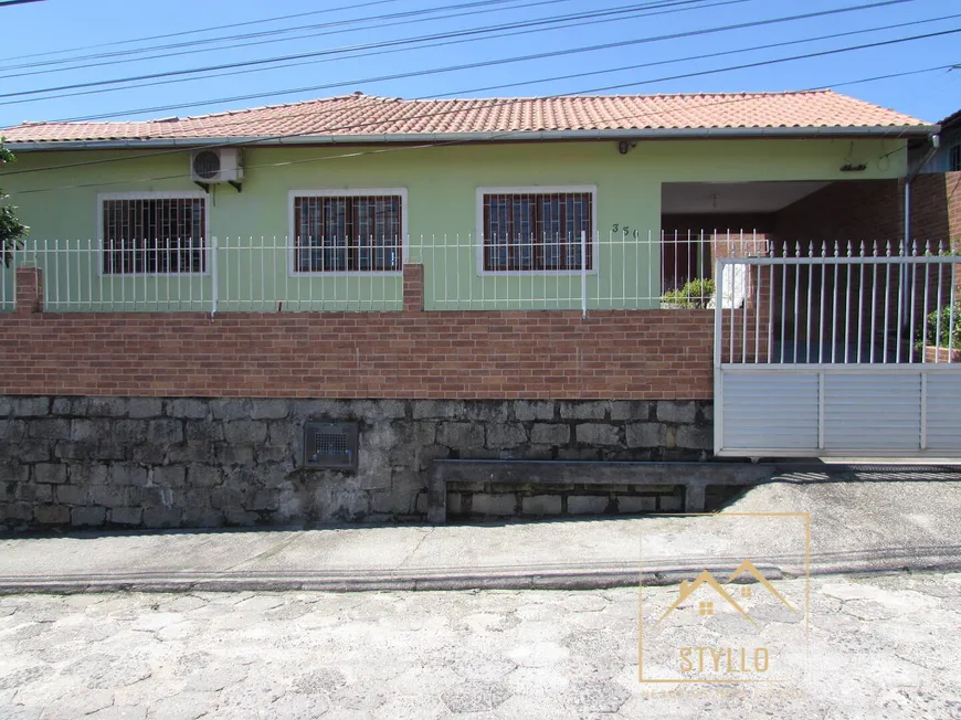 Foto 1 de Casa com 3 Quartos à venda, 175m² em Forquilhinhas, São José