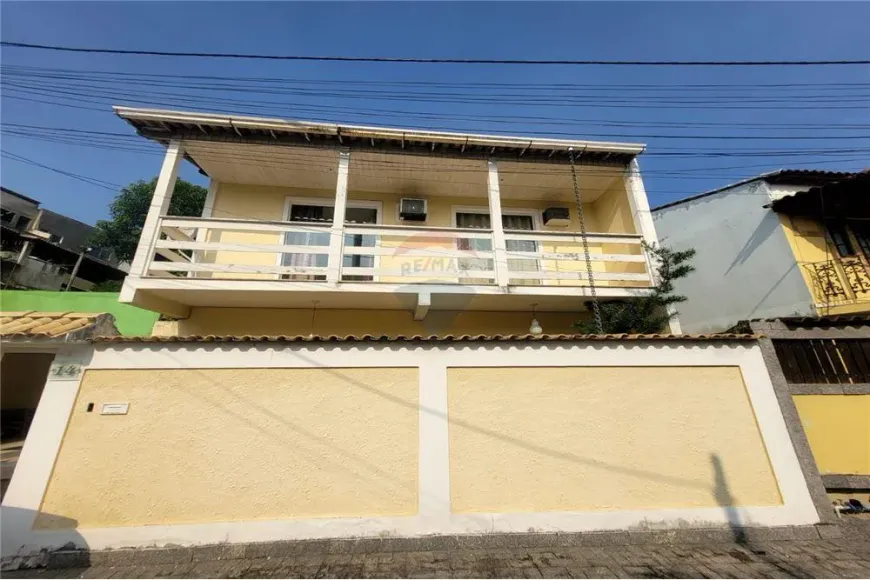 Foto 1 de Casa com 3 Quartos à venda, 250m² em  Vila Valqueire, Rio de Janeiro