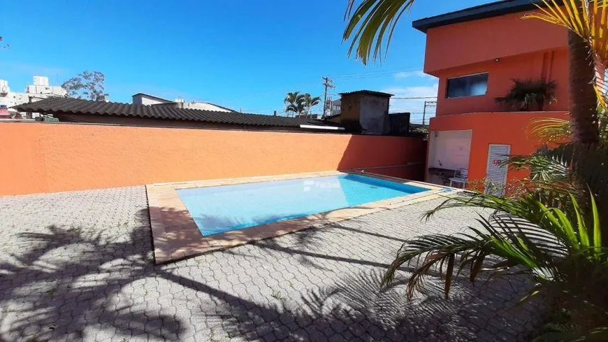 Foto 1 de Casa de Condomínio com 2 Quartos à venda, 65m² em Jardim Las Palmas, Guarujá
