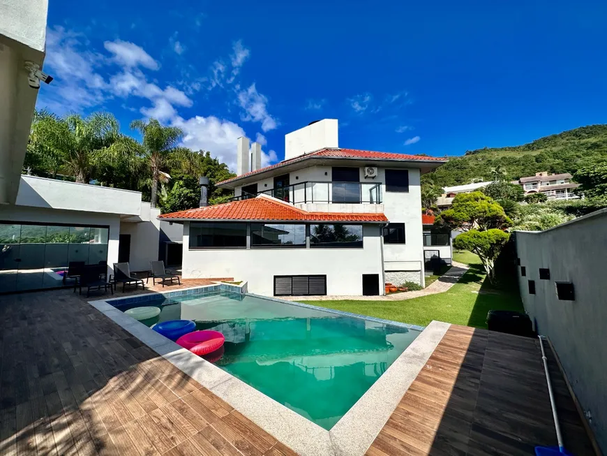 Foto 1 de Casa com 3 Quartos à venda, 250m² em Praia Brava, Florianópolis