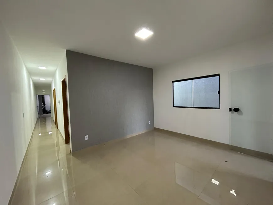 Foto 1 de Casa com 3 Quartos à venda, 180m² em Vila Galvão, Senador Canedo