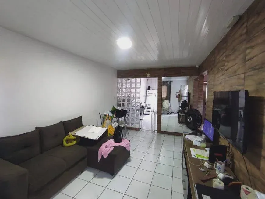 Foto 1 de Casa com 2 Quartos à venda, 74m² em Barbalho, Salvador