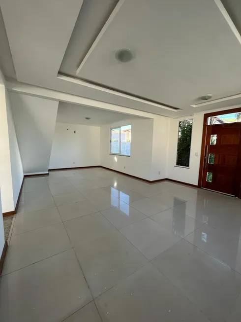 Foto 1 de Casa de Condomínio com 4 Quartos à venda, 250m² em Lagoa, Macaé