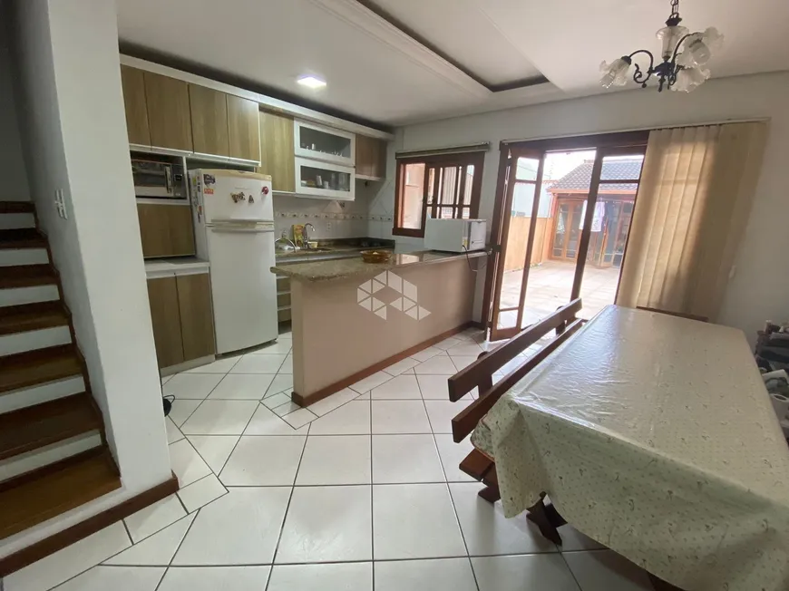 Foto 1 de Casa com 3 Quartos à venda, 155m² em Espiríto Santo, Porto Alegre