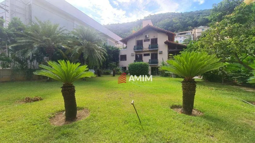 Foto 1 de Casa de Condomínio com 3 Quartos à venda, 360m² em Santo Antônio, Niterói