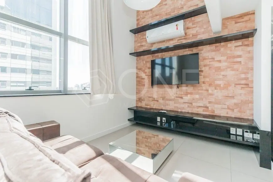 Foto 1 de Apartamento com 1 Quarto para alugar, 80m² em Jardim Europa, Porto Alegre