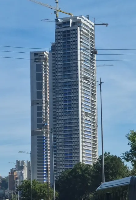 Foto 1 de Apartamento com 3 Quartos à venda, 186m² em Cidade Jardim, São Paulo