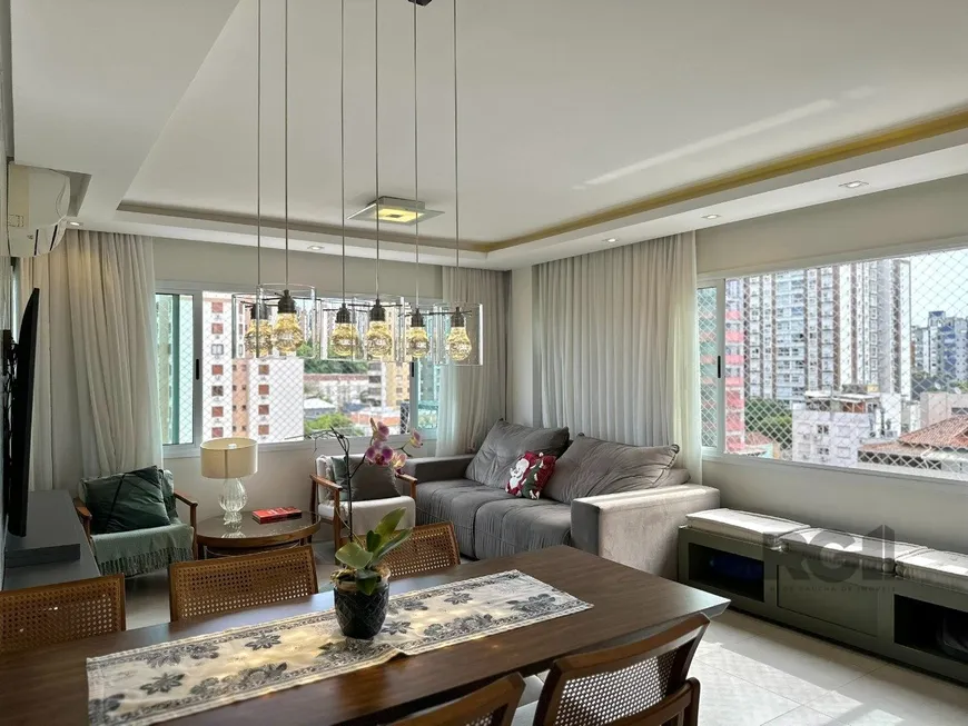 Foto 1 de Apartamento com 3 Quartos à venda, 96m² em Passo da Areia, Porto Alegre