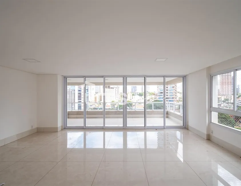 Foto 1 de Apartamento com 4 Quartos à venda, 223m² em Setor Oeste, Goiânia