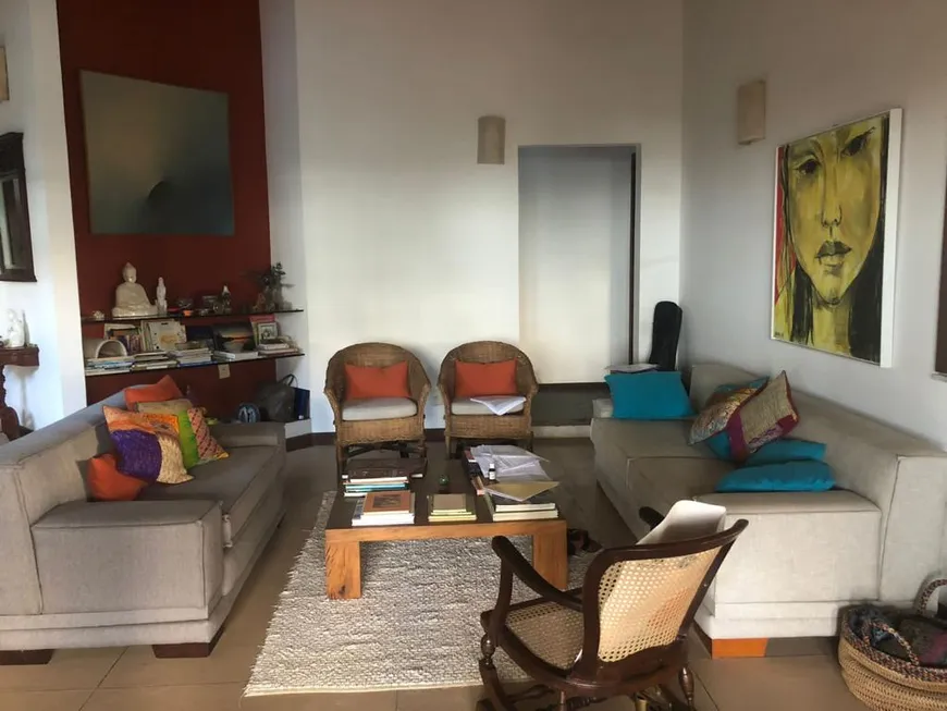 Foto 1 de Casa de Condomínio com 4 Quartos à venda, 350m² em Pituaçu, Salvador