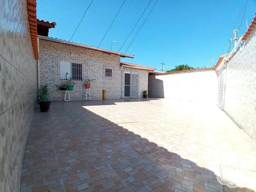 Foto 1 de Casa com 2 Quartos à venda, 57m² em Suarão, Itanhaém