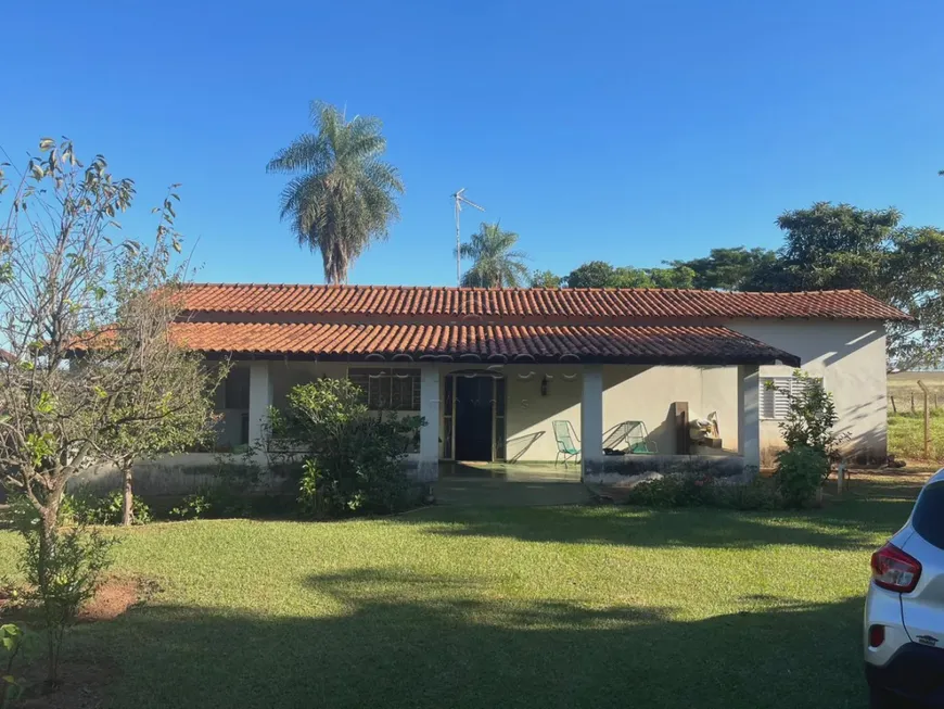 Foto 1 de Fazenda/Sítio com 3 Quartos à venda, 100m² em Zona Rural, Guapiaçu