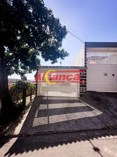 Foto 1 de Sobrado com 2 Quartos à venda, 250m² em Jardim Tupi, Arujá