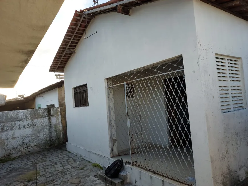 Foto 1 de Casa com 2 Quartos para venda ou aluguel, 100m² em Cruz das Armas, João Pessoa