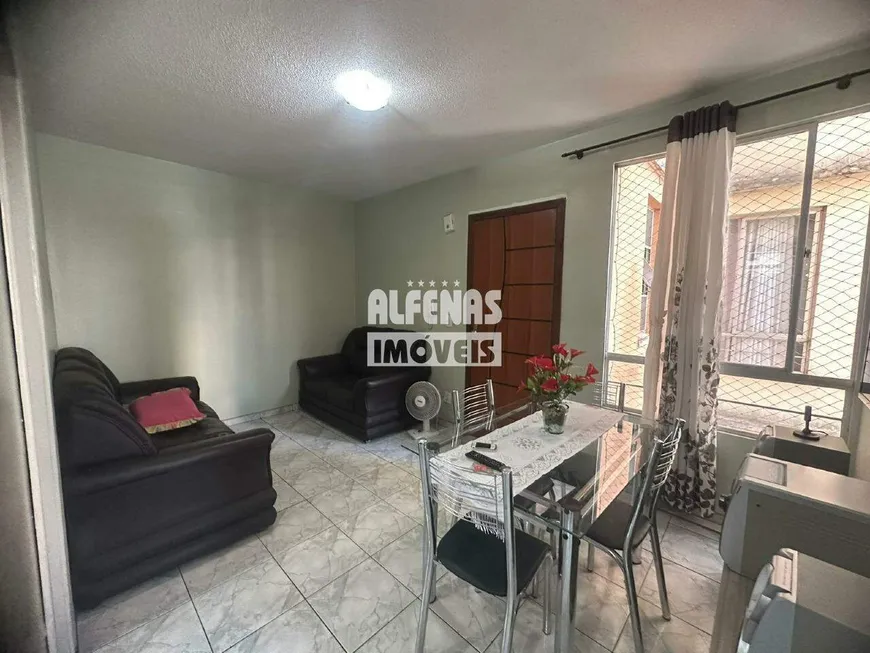 Foto 1 de Apartamento com 2 Quartos à venda, 42m² em Vila Beneves, Contagem