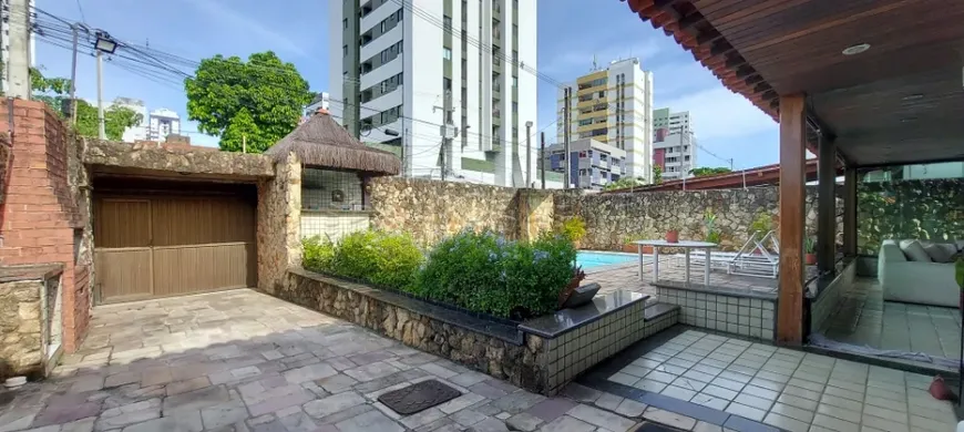 Foto 1 de Casa com 4 Quartos à venda, 350m² em Candeias, Jaboatão dos Guararapes