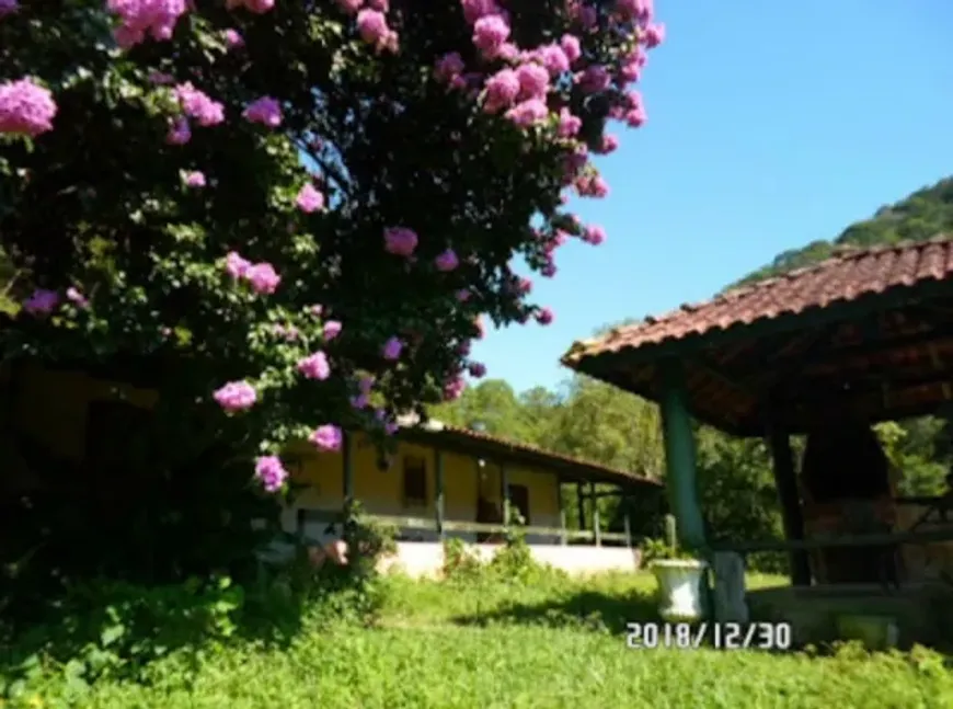 Foto 1 de Fazenda/Sítio com 5 Quartos à venda, 200m² em Miracatu, Miracatu