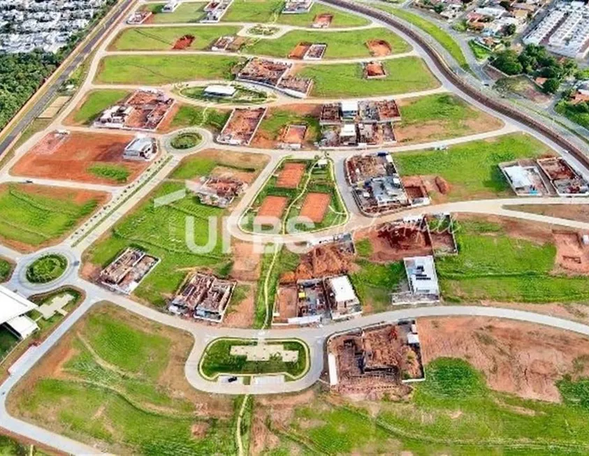 Foto 1 de Lote/Terreno à venda, 697m² em Jardins Italia, Goiânia