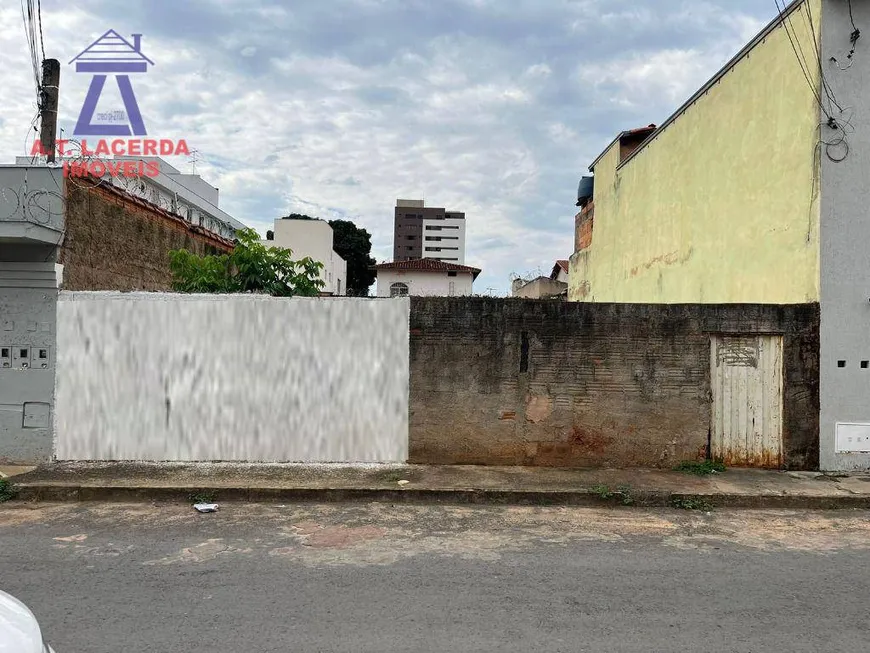 Foto 1 de Lote/Terreno à venda, 300m² em Candida Câmara, Montes Claros