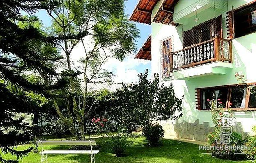 Foto 1 de Casa de Condomínio com 3 Quartos à venda, 460m² em Golfe, Teresópolis