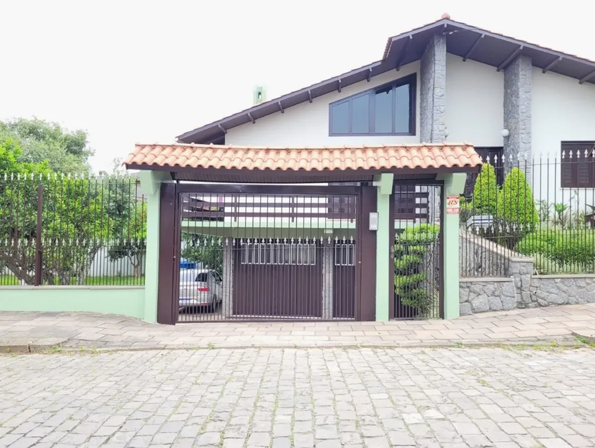 Foto 1 de Sala Comercial para alugar, 220m² em Petrópolis, Caxias do Sul