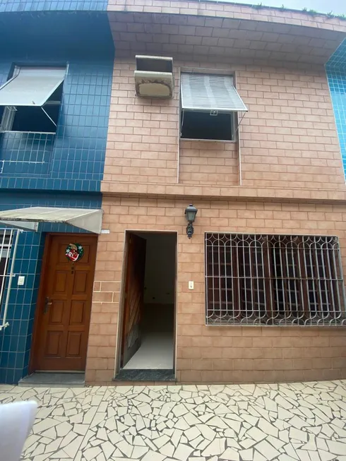 Foto 1 de Casa de Condomínio com 2 Quartos à venda, 80m² em Marapé, Santos