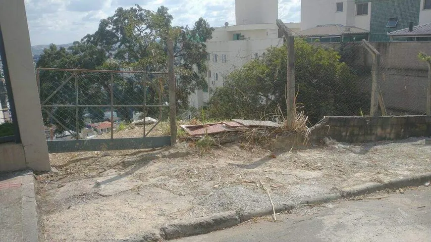 Foto 1 de Lote/Terreno à venda, 564m² em Ouro Preto, Belo Horizonte