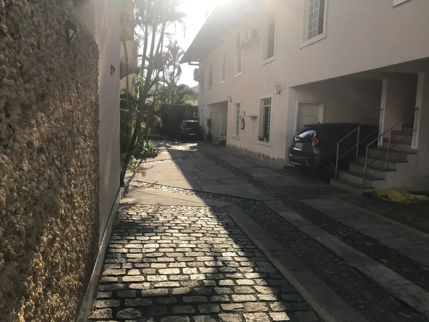 Foto 1 de Casa de Condomínio com 2 Quartos à venda, 85m² em Centro, Nova Iguaçu