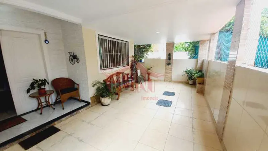 Foto 1 de Casa de Condomínio com 4 Quartos à venda, 208m² em Maria Paula, São Gonçalo