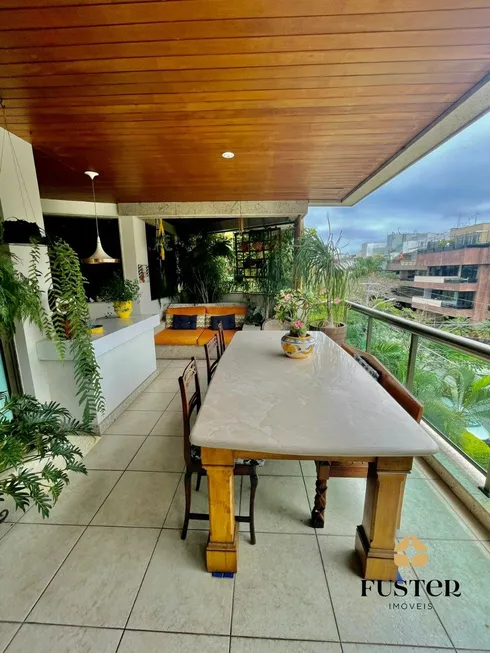 Foto 1 de Apartamento com 4 Quartos à venda, 256m² em Jardim Oceanico, Rio de Janeiro