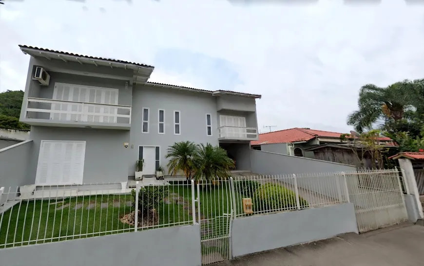 Foto 1 de Casa com 4 Quartos à venda, 222m² em Rio Tavares, Florianópolis