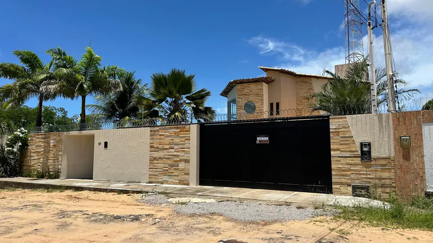 Foto 1 de Casa com 3 Quartos à venda, 341m² em Candelária, Natal