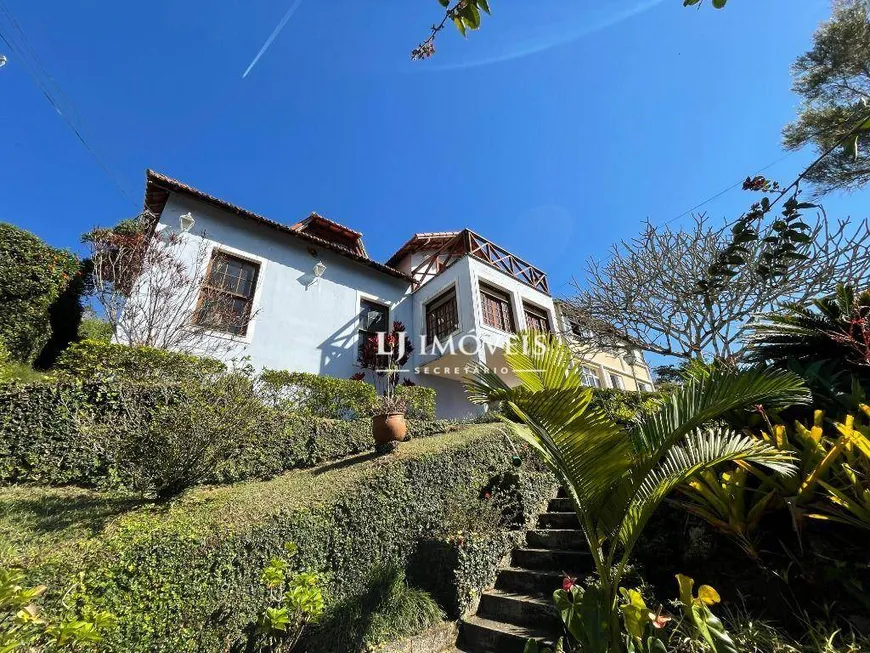 Foto 1 de Casa de Condomínio com 3 Quartos à venda, 600m² em Secretário, Petrópolis