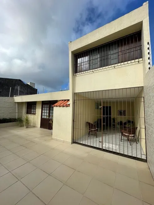 Foto 1 de Casa com 3 Quartos à venda, 250m² em Feitosa, Maceió