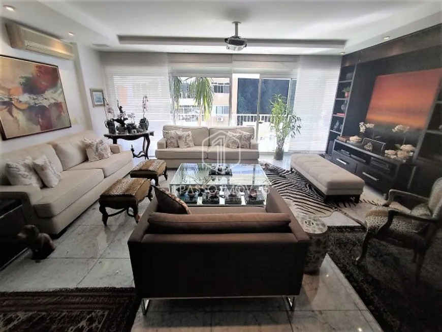 Foto 1 de Apartamento com 4 Quartos à venda, 215m² em Leblon, Rio de Janeiro