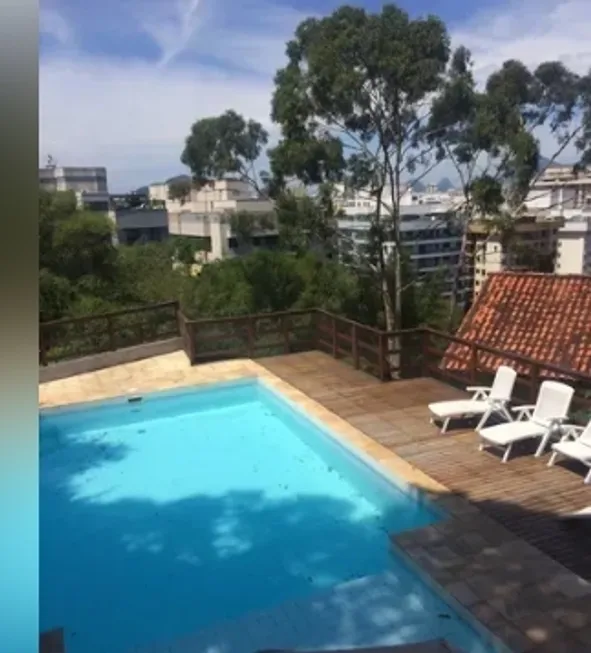 Foto 1 de Casa com 4 Quartos à venda, 240m² em Santa Rosa, Niterói