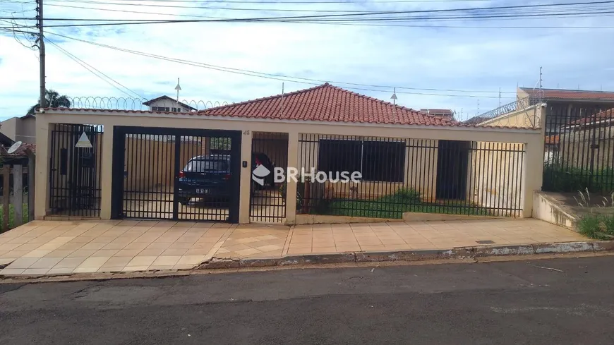 Foto 1 de Casa com 3 Quartos à venda, 296m² em Vila Planalto, Campo Grande